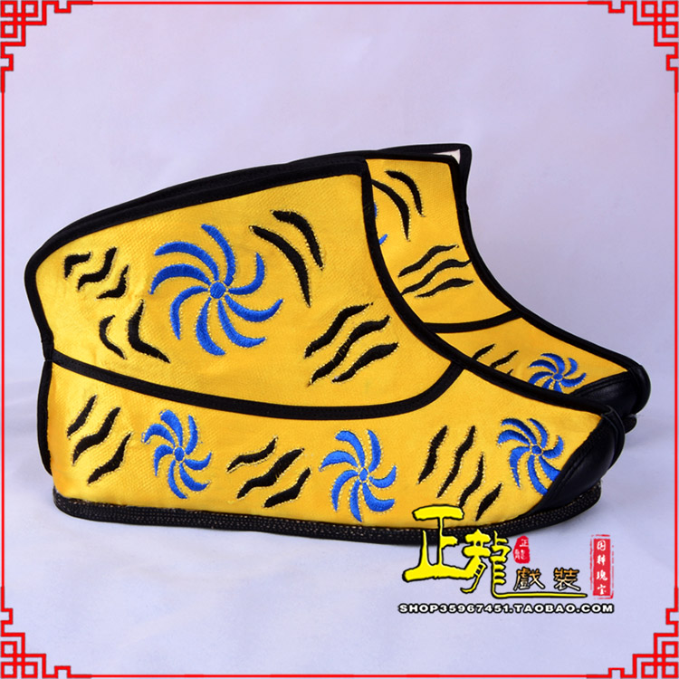 冕宁.美猴王靴子虎纹靴金黄快靴 猴鞋